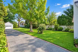 16 Grove St, Lindenhurst, NY 11757 - Photo 4
