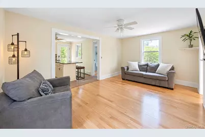 16 Grove Street, Lindenhurst, NY 11757 - Photo 16
