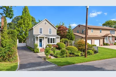 16 Grove Street, Lindenhurst, NY 11757 - Photo 1