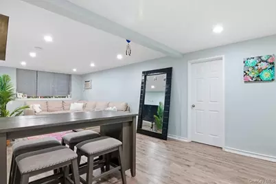 52 Brompton Road #52, Great Neck, NY 11021 - Photo 6