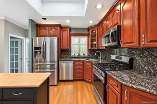 272 W 12th St, Deer Park, NY 11729 - Photo 12