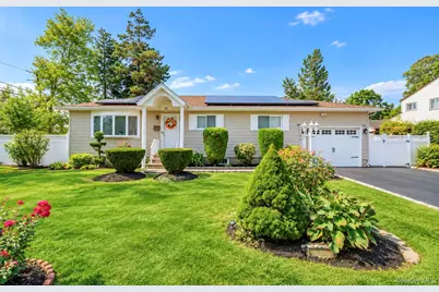 272 W 12th Street, Deer Park, NY 11729 - Photo 2
