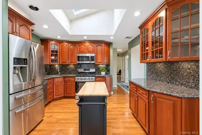 272 W 12th Street, Deer Park, NY 11729 - Photo 10