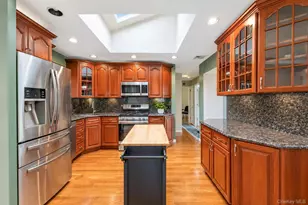 272 W 12th St, Deer Park, NY 11729 - Photo 10
