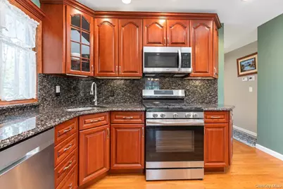 272 W 12th Street, Deer Park, NY 11729 - Photo 16