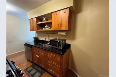 145 Smith #D21, Freeport, NY 11520 - Photo 4