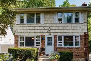 146 Carley Ave, Huntington, NY 11743 - Photo 2