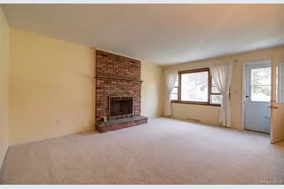 146 Carley Avenue, Huntington, NY 11743 - Photo 4