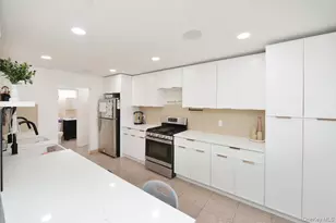232 Kearsing Pkwy, Monsey, NY 10952 - Photo 2