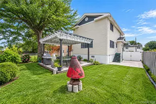 9 Perry Pl, Lindenhurst, NY 11757 - Photo 36