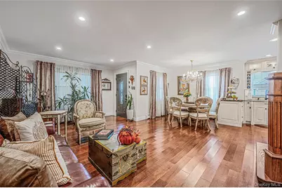 9 Perry Place, Lindenhurst, NY 11757 - Photo 8