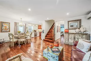 9 Perry Pl, Lindenhurst, NY 11757 - Photo 6
