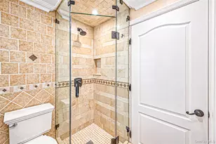 9 Perry Pl, Lindenhurst, NY 11757 - Photo 14
