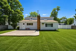 25 Hewes St, Port Jefferson Station, NY 11776 - Photo 8