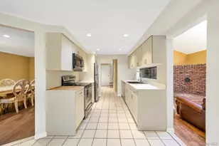 25 Hewes St, Port Jefferson Station, NY 11776 - Photo 18
