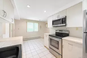 25 Hewes St, Port Jefferson Station, NY 11776 - Photo 14