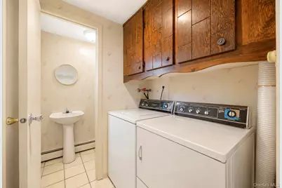 25 Hewes Street, Port Jefferson Station, NY 11776 - Photo 20