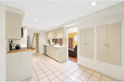 25 Hewes Street, Port Jefferson Station, NY 11776 - Photo 16