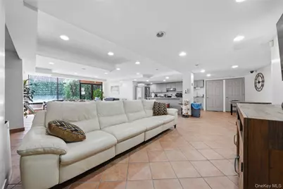 1874 Pelham Pkway S #2N, Bronx, NY 10461 - Photo 22