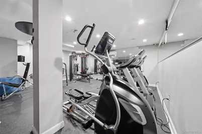 1874 Pelham Pkway S #2N, Bronx, NY 10461 - Photo 24