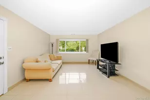 161 Feller Dr, Central Islip, NY 11722 - Photo 2