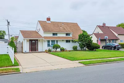 82 Lantern Road, Hicksville, NY 11801 - Photo 1