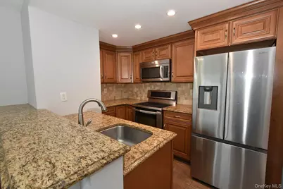 7 Swan Lane, Levittown, NY 11756 - Photo 4
