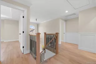 31 Cedar Dr E, Plainview, NY 11803 - Photo 30