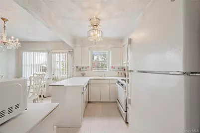 727 Hollywood Avenue, Bronx, NY 10465 - Photo 16