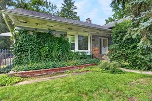 18 Pinewood Rd, Manhasset, NY 11030 - Photo 2