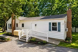 40 Christian Ave, Setauket, NY 11733 - Photo 4