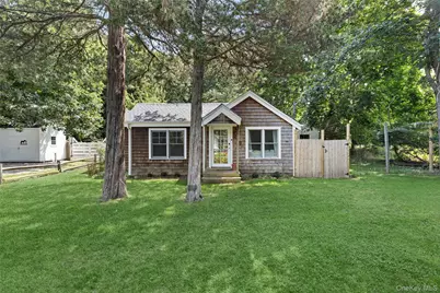 12 School Street, White Sulphur Springs, NY 11937 - Photo 2