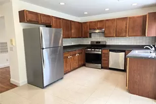 63 Dunwood Rd, Port Washington, NY 11050 - Photo 8