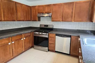 63 Dunwood Rd, Port Washington, NY 11050 - Photo 6