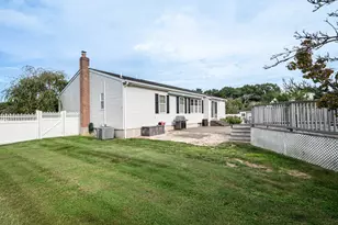39 Creekside Dr, Middle Island, NY 11953 - Photo 12