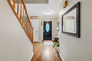 29 Hy Pl, Lake Grove, NY 11755 - Photo 4