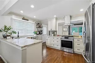 29 Hy Pl, Lake Grove, NY 11755 - Photo 8