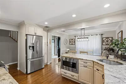 29 Hy Place, Lake Grove, NY 11755 - Photo 10