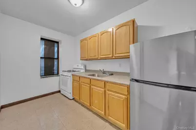 1015 Summit Avenue #1D, Bronx, NY 10452 - Photo 12
