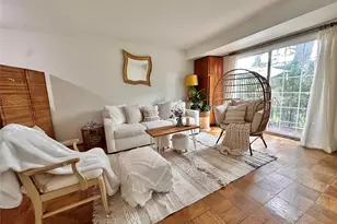 704 Towne House Village, Hauppauge, NY 11749 - Photo 4