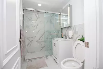 13450 Blossom Avenue #4C, Flushing, NY 11355 - Photo 8