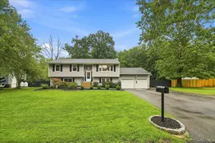 21 Dennis Rd, Wappingers Falls, NY 12590 - Photo 2