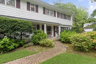 5 Hemlock Dr, East Hills, NY 11576 - Photo 2
