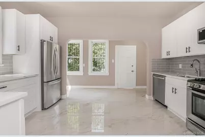 427 Taylor Avenue, Bronx, NY 10473 - Photo 2