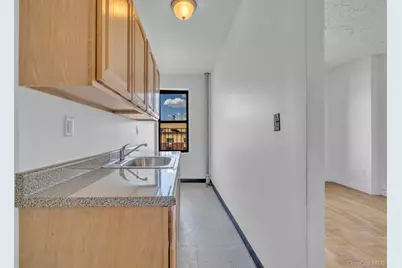 1015 Summit Avenue #6A, Bronx, NY 10452 - Photo 6