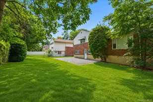 68 Bergman Dr, Hewlett, NY 11557 - Photo 14