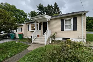 29 Madison Ave, Hyde Park, NY 12538 - Photo 2
