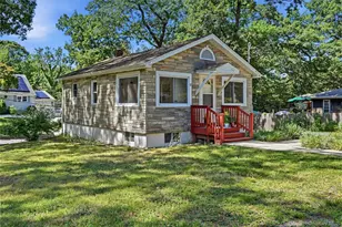 52 Valley Dr, Sound Beach, NY 11789 - Photo 2