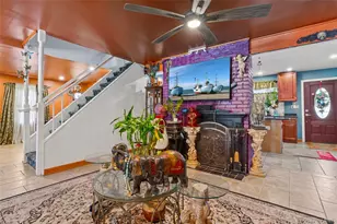 42 Mockingbird Ln, Levittown, NY 11756 - Photo 2