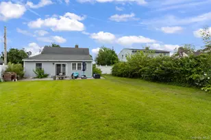 42 Mockingbird Ln, Levittown, NY 11756 - Photo 4